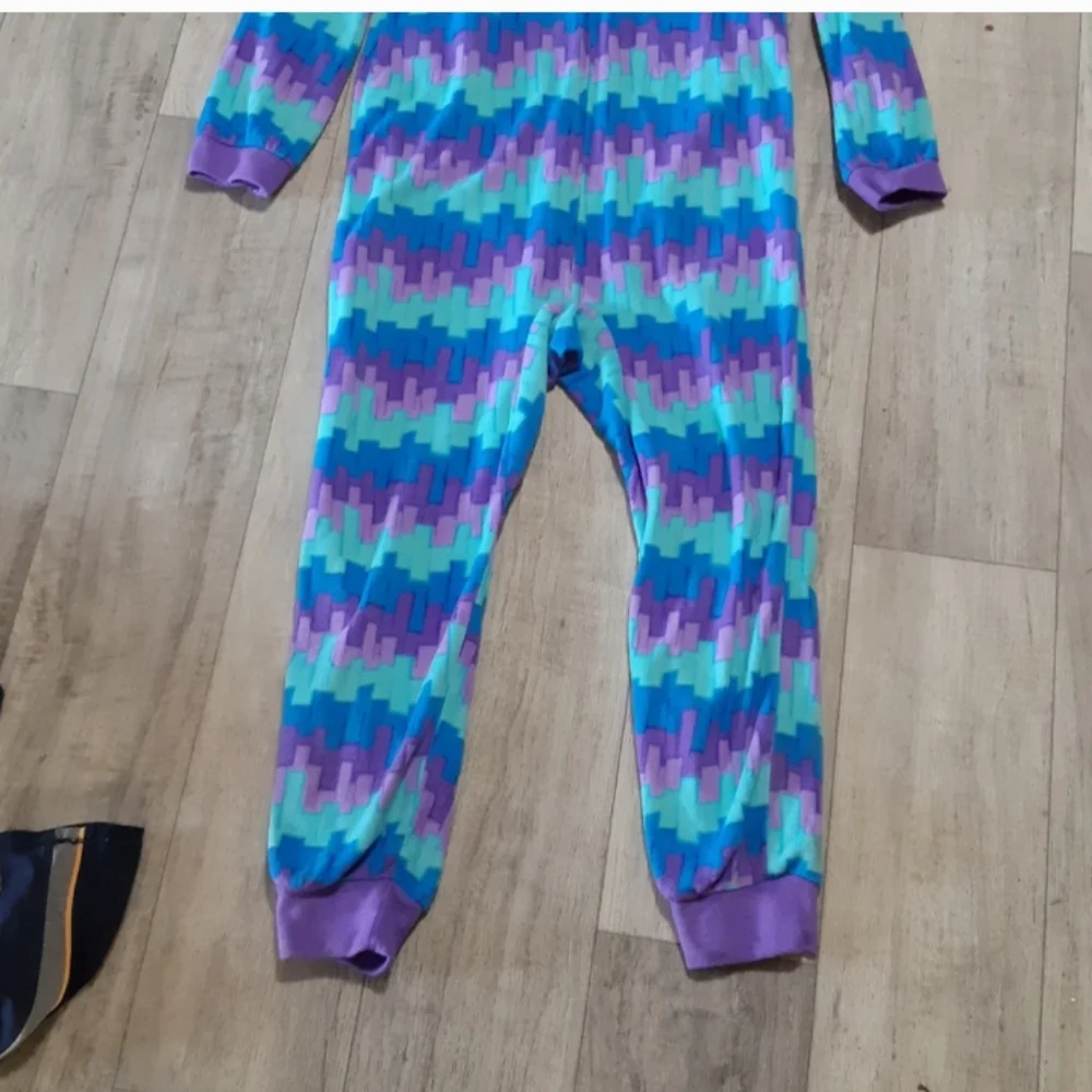 Fort Night Childrens Sleepwear 1pc sz 10/12 Multi color footless Winter Pajamas